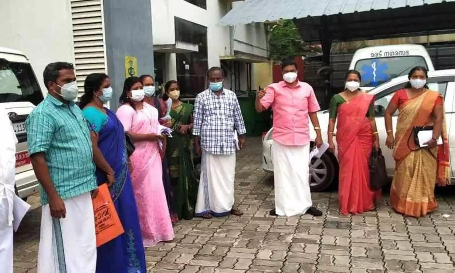 മഹാമാരിക്കാലത്തും മുനിസിപ്പല്‍ ചെയര്‍മാന് പുതിയ കാര്‍; കൗണ്‍സില്‍ യോഗം ബഹിഷ്‌ക്കരിച്ചു