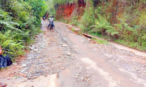 ജി​ല്ല പ​ഞ്ചാ​യ​ത്ത്​ റോ​ഡി​െൻറ പ്ര​യോ​ജ​നം സ്വ​കാ​ര്യ റി​സോ​ർ​ട്ടി​ന്​ മാ​ത്ര​മെ​ന്ന്​ ആ​ക്ഷേ​പം