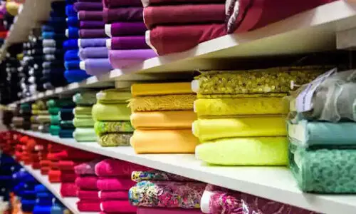 വസ്ത്രവ്യാപാര മേഖലയിലും ജി.എസ്.ടി ഏകീകരണം;  നിലവിലെ സ്​റ്റോക്കിന് പുതിയ ജി.എസ്.ടി വ്യാപാരികൾക്ക്​ ഭാരമാവും