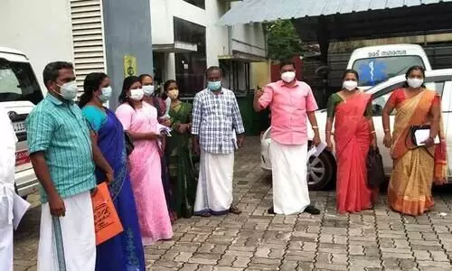 മഹാമാരിക്കാലത്തും മുനിസിപ്പല്‍ ചെയര്‍മാന് പുതിയ കാര്‍; കൗണ്‍സില്‍ യോഗം ബഹിഷ്‌ക്കരിച്ചു