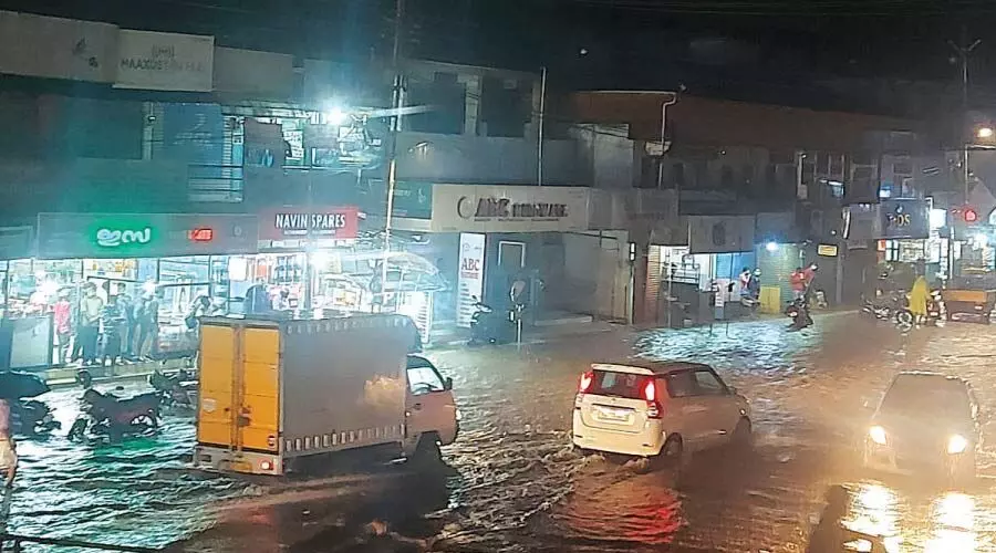 വയനാട് ജില്ലയിൽ പരക്കെ മഴ; 19 കുടുംബങ്ങളെ മാറ്റിപ്പാർപ്പിച്ചു