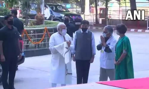 കോവിഡ് വാക്സിനേഷനിൽ ചരിത്രം കുറിച്ച് ഇന്ത്യ; 100 കോടി ഡോസ് പിന്നിട്ടു കോവിഡ് വാക്സിനേഷനിൽ ചരിത്രം കുറിച്ച് ഇന്ത്യ; 100 കോടി ഡോസ് പിന്നിട്ടു