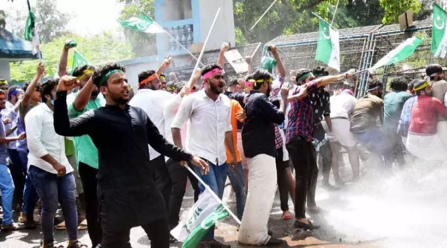 പ്ലസ്​ വൺ സീറ്റ്​: എം.എസ്​.എഫ്​ കലക്​ടറേറ്റ്​ മാർച്ചിൽ സംഘർഷം