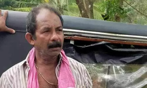 അവള്‍ ജനല്‍കമ്പിയില്‍ പിടിച്ചുനില്‍ക്കുന്നതാണ്​ അവസാനമായി കണ്ടത്​..