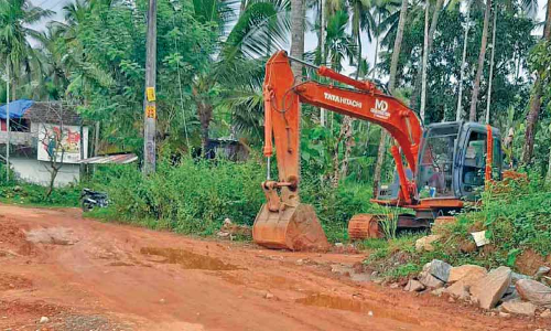 റോഡ്​ പ്രവൃത്തി സ​മ​യ​ബ​ന്ധി​ത​മാ​യി പൂർത്തിയാക്കിയില്ല, കരാറുകാരനെ ഒഴിവാക്കി