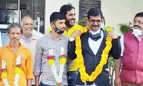 മാവോവാദി ബന്ധം: ഒമ്പതു വർഷത്തിനുശേഷം പിതാവിനെയും മകനെയും കോടതി വെറുതെവിട്ടു