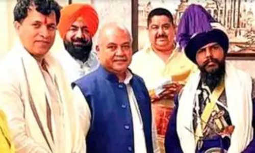 Singhu lynching: Punjab Dy CM cites photo of Union minister Tomar