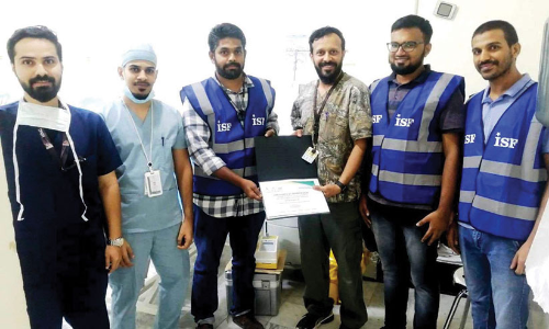 ദേ​ശീ​യ ദി​നാ​ഘോ​ഷം: ര​ക്ത​ദാ​നം ന​ട​ത്തി​യ​വ​ർ​ക്ക് ആ​രോ​ഗ്യ മ​ന്ത്രാ​ല​യ​ത്തി​െൻറ ആ​ദ​രം