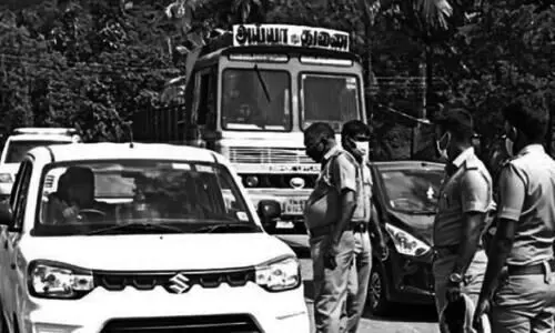 രാത്രി പുകപരിശോധന സർട്ടിഫിക്കറ്റ് തേടിയിറങ്ങി ജനത്തെ പിഴിഞ്ഞ് പൊലീസ്