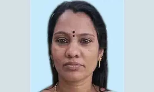 യുവതി വീട്ടുകിണറ്റിൽ മരിച്ച നിലയിൽ യുവതി വീട്ടുകിണറ്റിൽ മരിച്ച നിലയിൽ