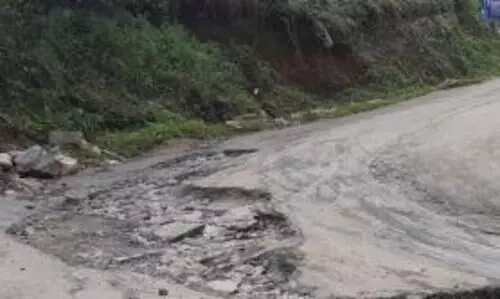 മണ്ണിടിച്ചിൽ ഭീഷണി; ദുരിതം പേറി ചേനമല നിവാസികൾ മണ്ണിടിച്ചിൽ ഭീഷണി; ദുരിതം പേറി ചേനമല നിവാസികൾ