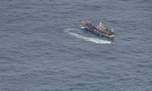 പാനമ ചരക്കുകപ്പൽ മത്സ്യബന്ധന ബോട്ടിലിടിച്ച് രണ്ട് തൊഴിലാളികൾക്ക് പരിക്ക്