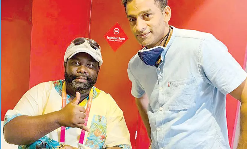 അറിയാത്ത ലോകങ്ങൾ കണ്ടുകണ്ട്.. അറിയാത്ത ലോകങ്ങൾ കണ്ടുകണ്ട്..