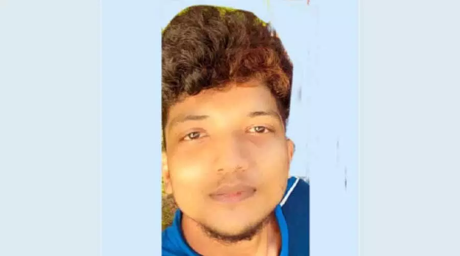 കായലില് പന്തെടുക്കാനിറങ്ങിയ യുവാവ് ചെളിയിൽ പെട്ട് മുങ്ങിമരിച്ചു കായലില് പന്തെടുക്കാനിറങ്ങിയ യുവാവ് ചെളിയിൽ പെട്ട് മുങ്ങിമരിച്ചു