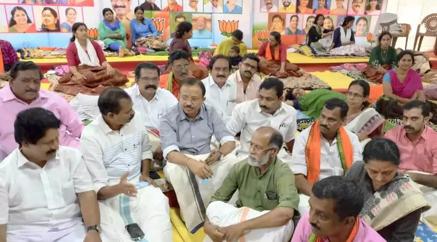 വീട്ടുകരം തട്ടിപ്പിനെതിരെ നിരാഹാരം;  നാല്​ കൗണ്‍സിലര്‍മാര്‍ കൂടി ആശുപത്രിയില്‍