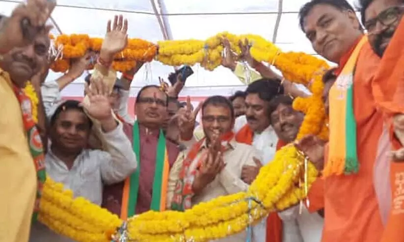 എം.പിയിൽ 27ാമത്തെ കോൺഗ്രസ് എം.എൽ.എയും ബി.ജെ.പിയിൽ; ഇന്ന് ചേർന്നത് സചിൻ ബിർല എം.പിയിൽ 27ാമത്തെ കോൺഗ്രസ് എം.എൽ.എയും ബി.ജെ.പിയിൽ; ഇന്ന് ചേർന്നത് സചിൻ ബിർല