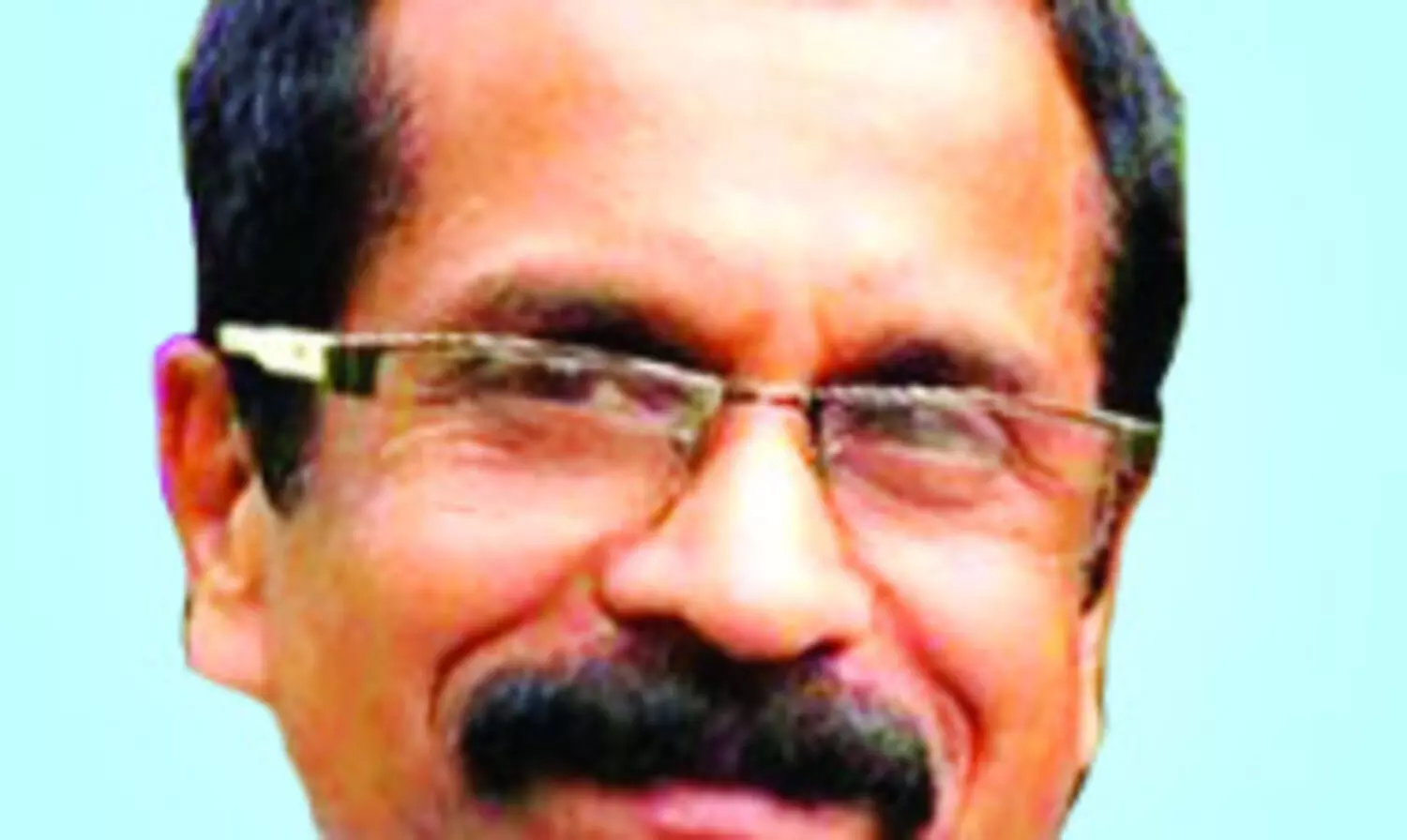 ക​വു​ങ്ങ്​ ത​ല​യി​ൽ വീ​ണ് മ​രി​ച്ചു