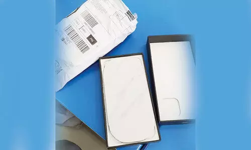 ഓൺലൈനിൽ ഐ ഫോൺ ഓർഡർ ചെയ്​തു;   പ്രവാസിക്ക്​ ലഭിച്ചത്​ മാർബിൾ കഷണം