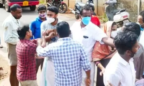 കാരശ്ശേരിയിൽ മാലിന്യം നീക്കുന്നതിനെ ചൊല്ലി തർക്കം