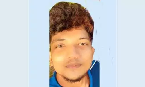 കായലില്‍ പന്തെടുക്കാനിറങ്ങിയ യുവാവ് ചെ​ളി​യി​ൽ പെട്ട്​ മുങ്ങിമരിച്ചു