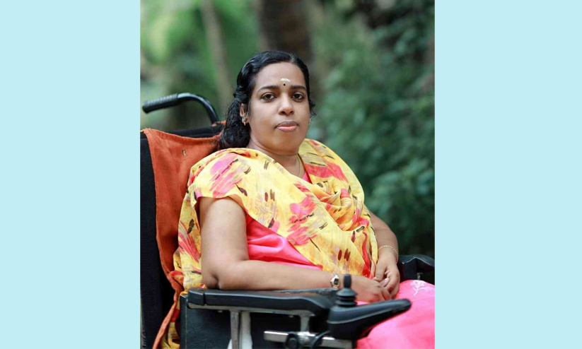 സ്പൈനല് മസ്കുലര് അട്രോഫി തളർത്തിയില്ല; സർഗ്ഗാത്മക ലോകത്തെ പടികൾ കയറിയ എം.വി.സതിക്ക് നാഷണൽ അവാർഡ് സ്പൈനല് മസ്കുലര് അട്രോഫി തളർത്തിയില്ല; സർഗ്ഗാത്മക ലോകത്തെ പടികൾ കയറിയ എം.വി.സതിക്ക് നാഷണൽ അവാർഡ്