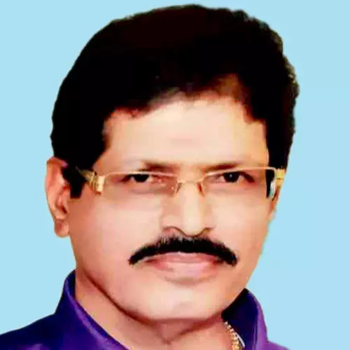 ര​വീ​ന്ദ്ര​ൻ