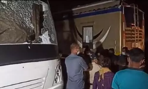 Bajrang Dal Attacks Prakash Jhas Set Ink thrown on his face