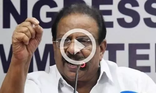 ഒഴിഞ്ഞുകിടന്ന സീറ്റിൽ ഇരിക്കാൻ എയർഹോസ്റ്റസ് എന്നെ സമ്മതിച്ചില്ല