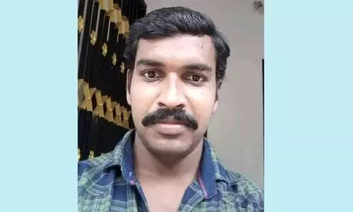 ആശാരിപ്പണിയിൽ ഏർപ്പെട്ടിരുന്ന യുവാവ് മിന്നലേറ്റ് മരിച്ചു