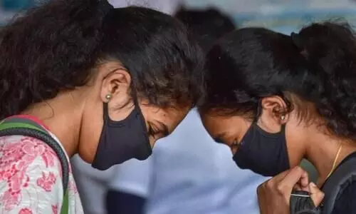 മാസ്ക് ധരിക്കുന്നത് തുട​രണമെന്ന് കേന്ദ്ര ആരോഗ്യമന്ത്രാലയം; മറ്റു പ്രചരണങ്ങൾ ശരിയല്ല