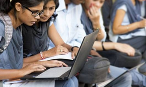 ബിരുദവിദ്യാർഥികൾക്ക്​ 1000 സ്​കോളർഷിപ്പ്​