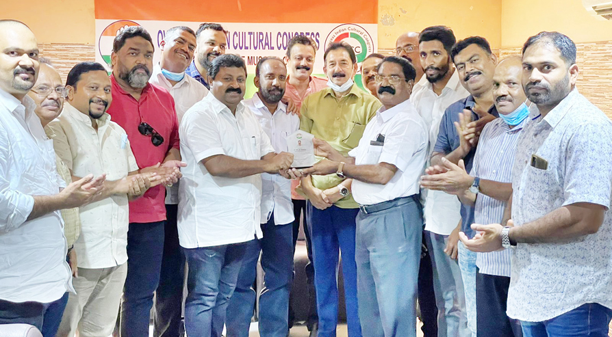 സാൽബി ജോണിന് ഒ.െഎ.സി.സി യാത്രയയപ്പ് നൽകി സാൽബി ജോണിന് ഒ.െഎ.സി.സി യാത്രയയപ്പ് നൽകി