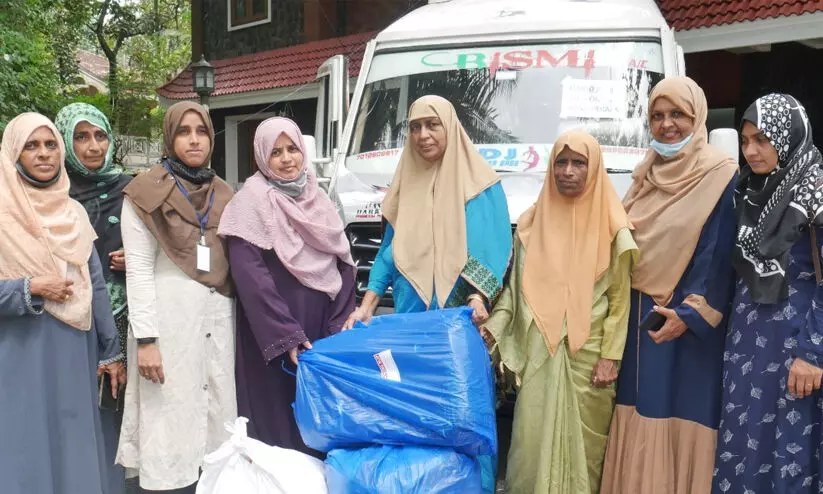 ദുരിതബാധിതർക്ക് കൈത്താങ്ങായി ജമാഅത്തെ ഇസ്ലാമി വനിതാ വിഭാഗം ദുരിതബാധിതർക്ക് കൈത്താങ്ങായി ജമാഅത്തെ ഇസ്ലാമി വനിതാ വിഭാഗം