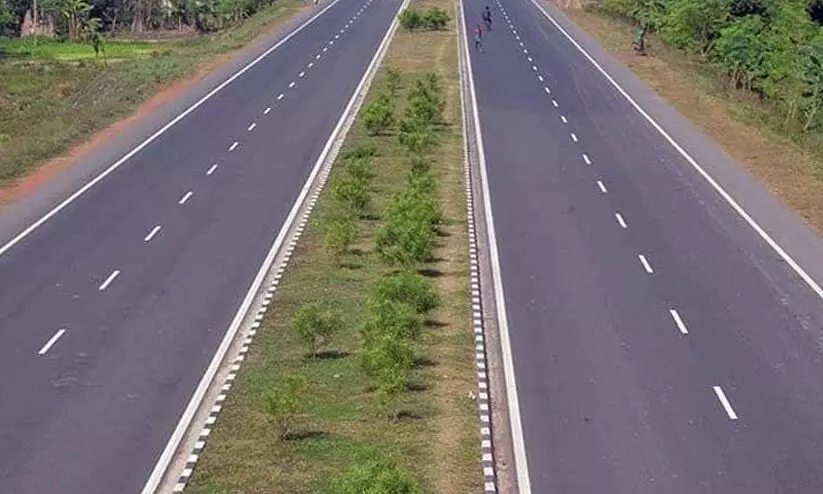 രാമനാട്ടുകര മുതൽ കരിപ്പൂരിലേക്ക് നാലുവരി പാത; നടപടികൾ ആരംഭിച്ചു രാമനാട്ടുകര മുതൽ കരിപ്പൂരിലേക്ക് നാലുവരി പാത; നടപടികൾ ആരംഭിച്ചു