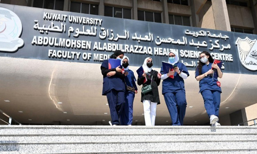 കോ​ള​ജു​ക​ളി​ൽ നേ​രി​ട്ടു​ള്ള അ​ധ്യ​യ​നം ആ​രം​ഭി​ച്ചു