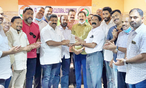 സാൽബി ജോണിന്​ ഒ.​െഎ.സി.സി യാത്രയയപ്പ്​ നൽകി