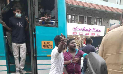 നിരോധിത എയർ ഹോൺ  മുഴക്കൽ ; ബസ് ജീവനക്കാരും നാട്ടുകാരും തമ്മിൽ സംഘട്ടനം