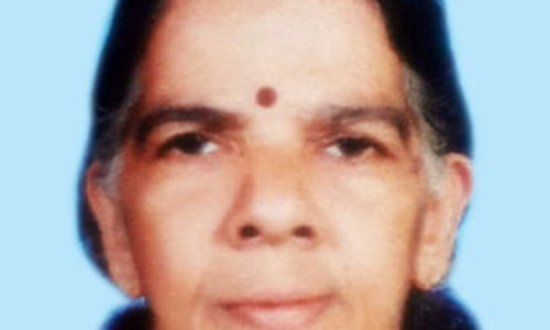 ട്രെ​യി​ൻ ത​ട്ടി മ​രി​ച്ചു