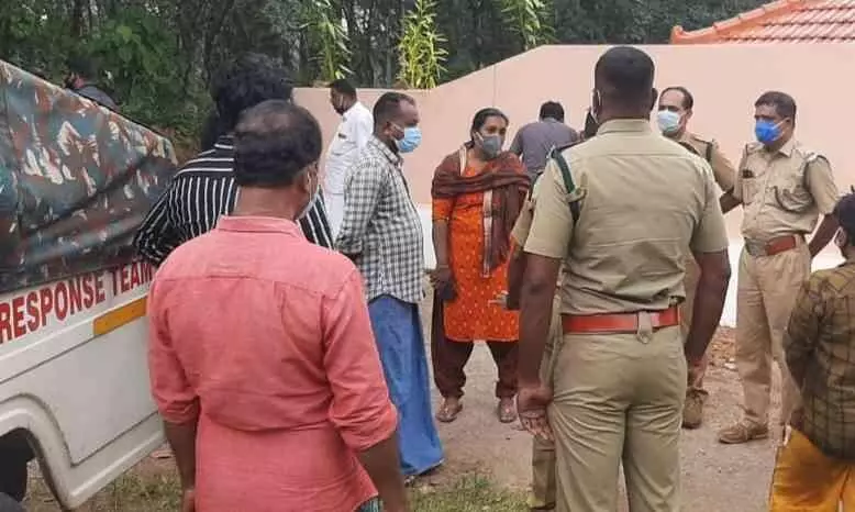 പുലിയെ കണ്ടെന്ന അഭ്യൂഹം നാട്ടുകാരിൽ ഭീതി പരത്തി പുലിയെ കണ്ടെന്ന അഭ്യൂഹം നാട്ടുകാരിൽ ഭീതി പരത്തി