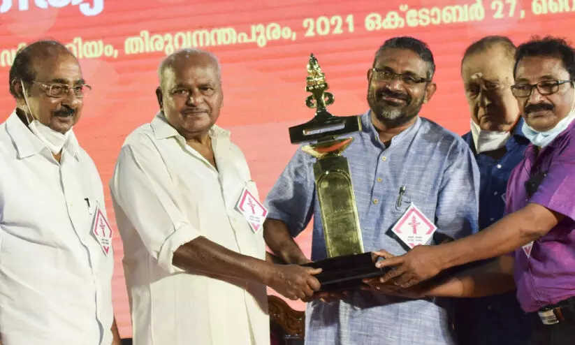 എഴുത്തുകാര​െൻറ അഭിപ്രായത്തെ വിധേയത്വമായി ചിത്രീകരിക്കുന്നു -ബെന്യാമിൻ