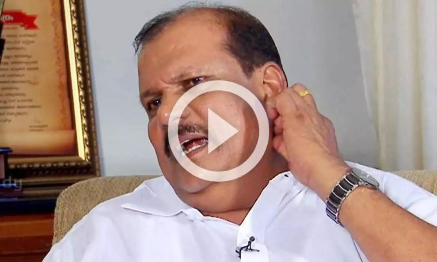 ഊളത്തരം കാണിച്ചാൽ കാറിന്റെ ചില്ല് പൊട്ടും, സൂക്ഷിക്കണം -പി.സി ജോ‍ർജ്