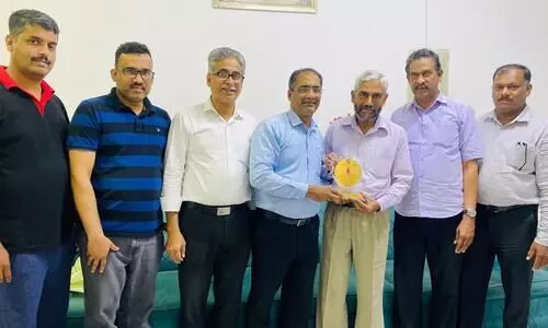 ടി.​കെ. മു​സ്ത​ഫ​ക്ക് കെ.​കെ.​എം.​എ യാ​ത്ര​യ​യ​പ്പ്​