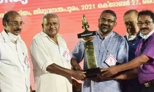 എഴുത്തുകാര​െൻറ അഭിപ്രായത്തെ വിധേയത്വമായി ചിത്രീകരിക്കുന്നു -ബെന്യാമിൻ