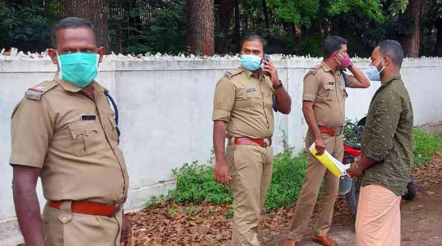 ആംബുലന്സ് ഡ്രൈവര്മാര് തമ്മിലെ സംഘര്ഷം: തെളിവെടുപ്പ് നടത്തി ആംബുലന്സ് ഡ്രൈവര്മാര് തമ്മിലെ സംഘര്ഷം: തെളിവെടുപ്പ് നടത്തി