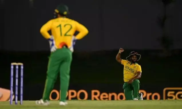 ഒടുവിൽ മുട്ടുകുത്തി ഡി കോക്ക്​, ​ബ്ലാക്​ ലൈവ്​​സ്​ മാറ്ററിൽ മാപ്പു പറച്ചിൽ