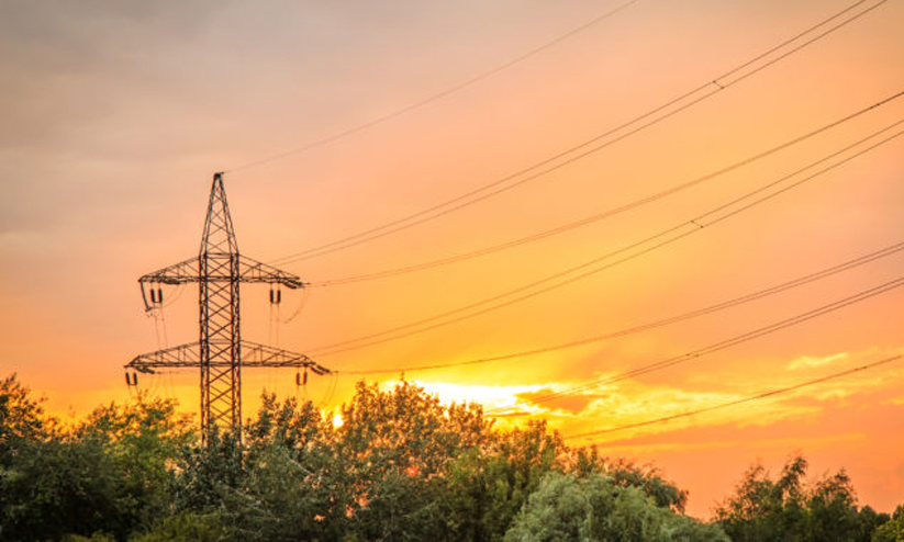 11 കെ.വി ലൈൻ പൊട്ടിവീണു; കൊയിലാണ്ടി മേഖല മണിക്കൂറുകളോളം ഇരുട്ടിലായി 11 കെ.വി ലൈൻ പൊട്ടിവീണു; കൊയിലാണ്ടി മേഖല മണിക്കൂറുകളോളം ഇരുട്ടിലായി