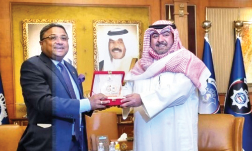 അംബാസഡർ ആഭ്യന്തരമന്ത്രിയുമായി ചർച്ച നടത്തി