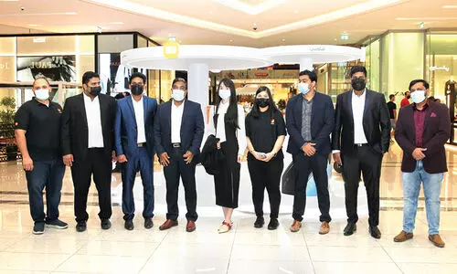 റോ​ഡ്​ ഷോ​യു​മാ​യി ഷാ​വോ​മി