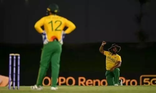 ഒടുവിൽ മുട്ടുകുത്തി ഡി കോക്ക്​, ​ബ്ലാക്​ ലൈവ്​​സ്​ മാറ്ററിൽ മാപ്പു പറച്ചിൽ