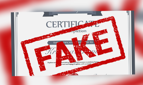 യു.കെയിലെ കിംഗ്‌സ്റ്റൺ യൂണിവേഴ്സിറ്റിയിൽ പഠിക്കാൻ വ്യാജ വിദ്യാഭ്യാസ സർട്ടിഫിക്കറ്റ് നിർമിച്ചു നൽകി; ഇടനിലക്കാരൻ പിടിയിൽ